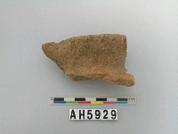 藏品(褐色夾砂素面陶)的圖片